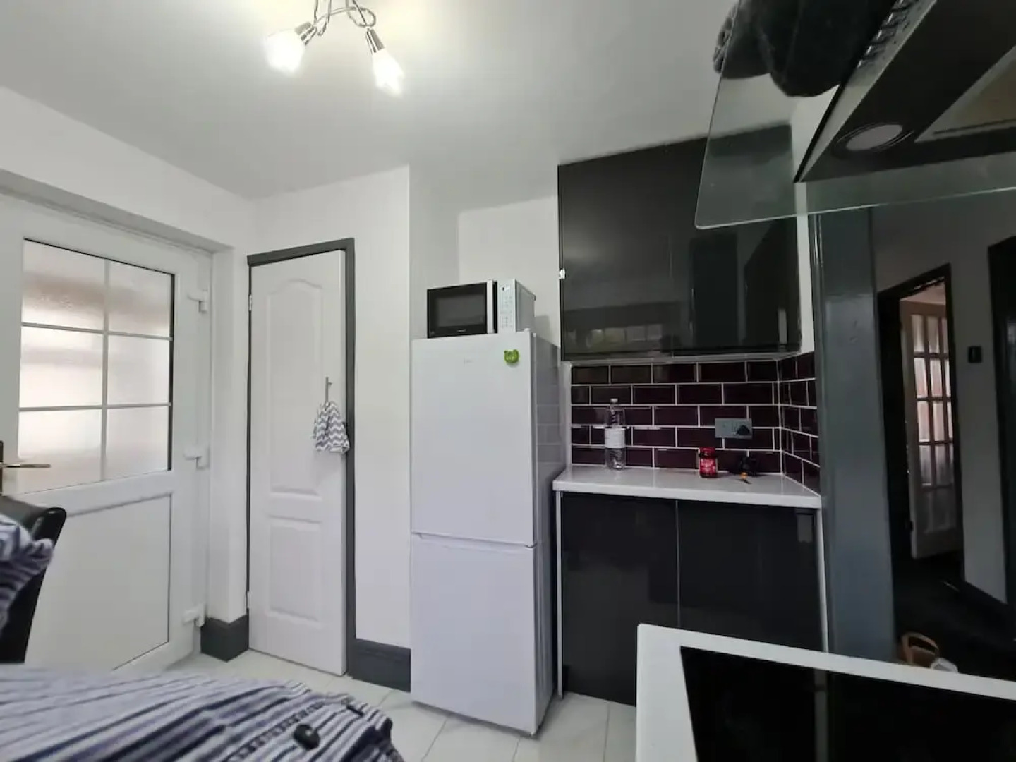 Bristol 2-bed Bungalow, Sleeps 4, Parking