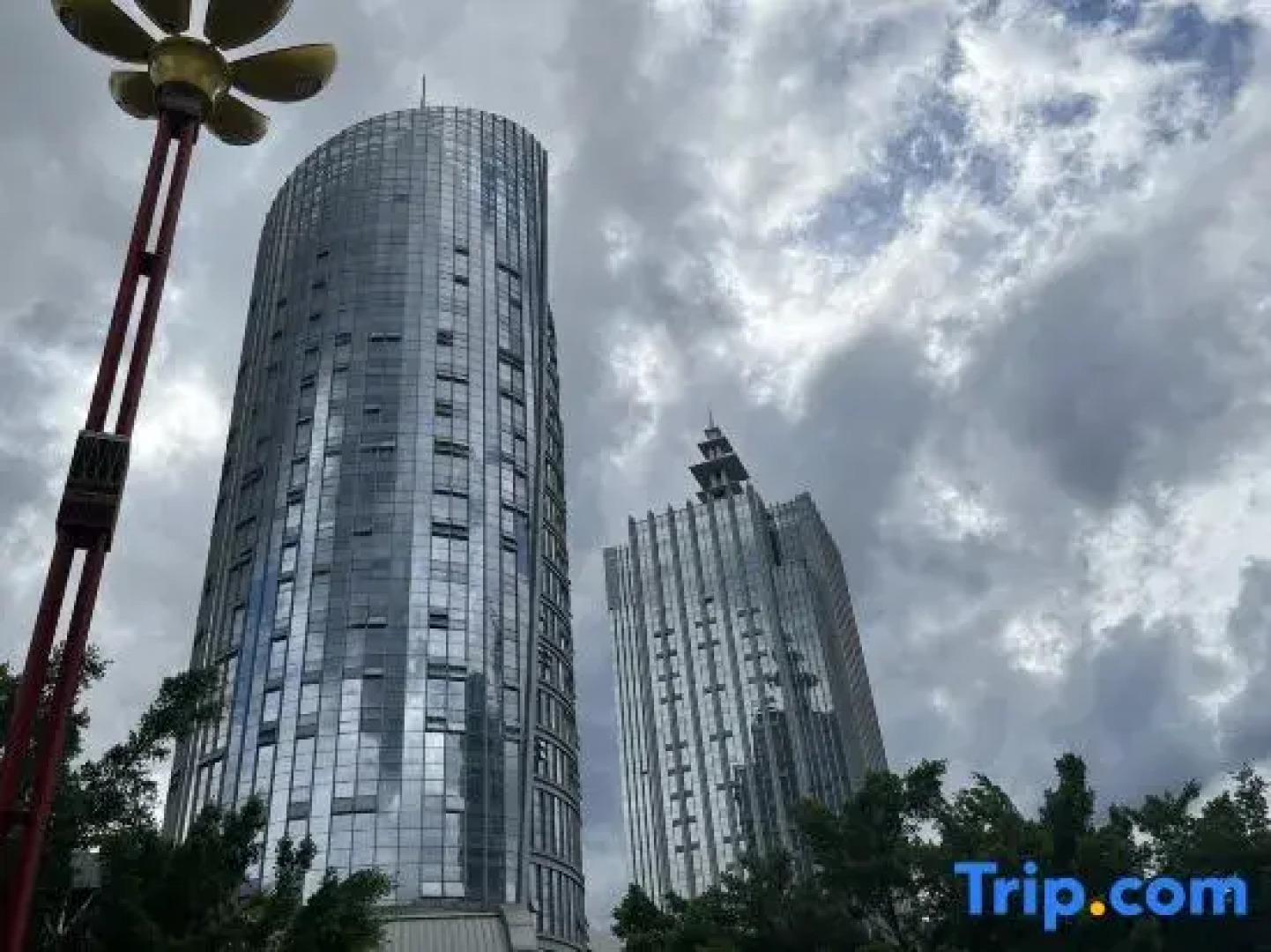 Yulong Business Hotel