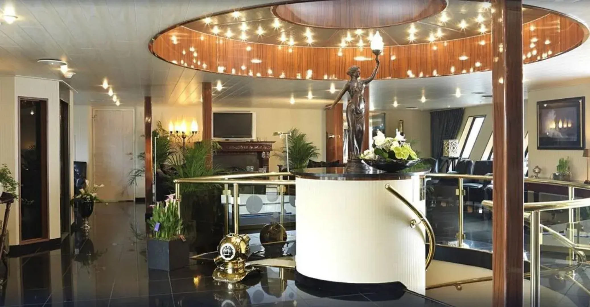 Crossgates Hotelship 3 Star - Osthafen - Frankfurt