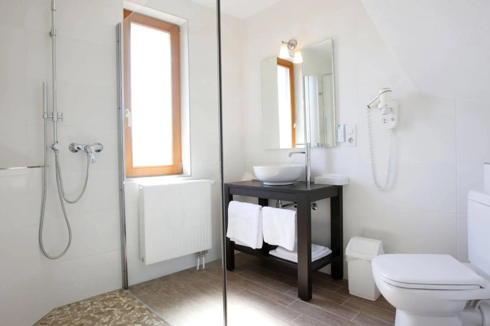 Logis Hôtel Restaurant La Charrue