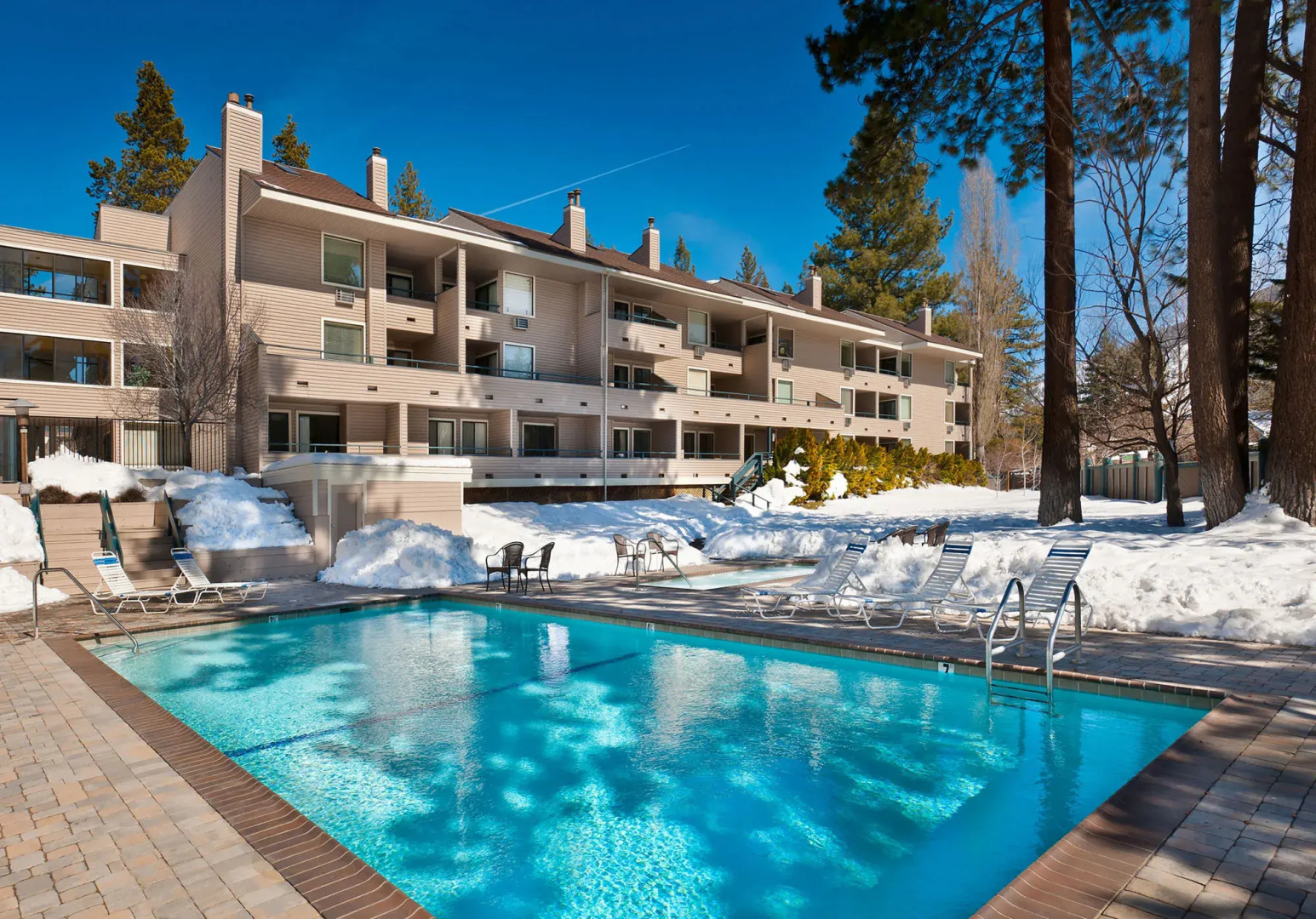 Aston Lakeland Village Beach & Mountain Resort