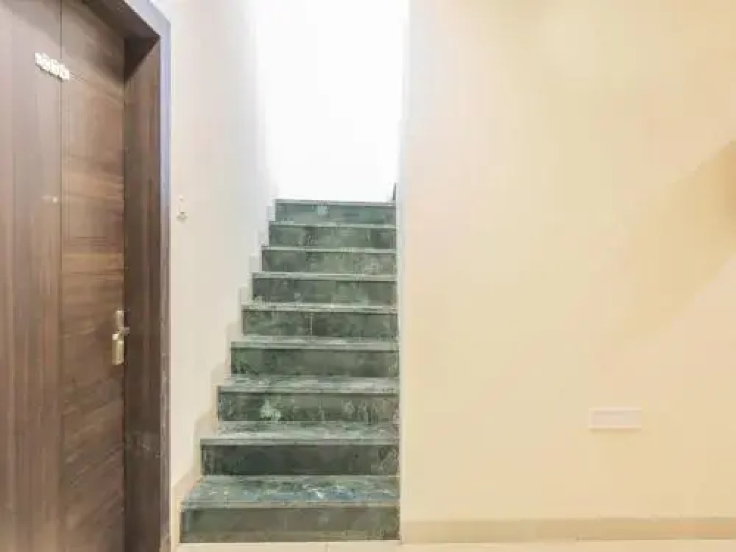 OYO 2533 Hotel Pride