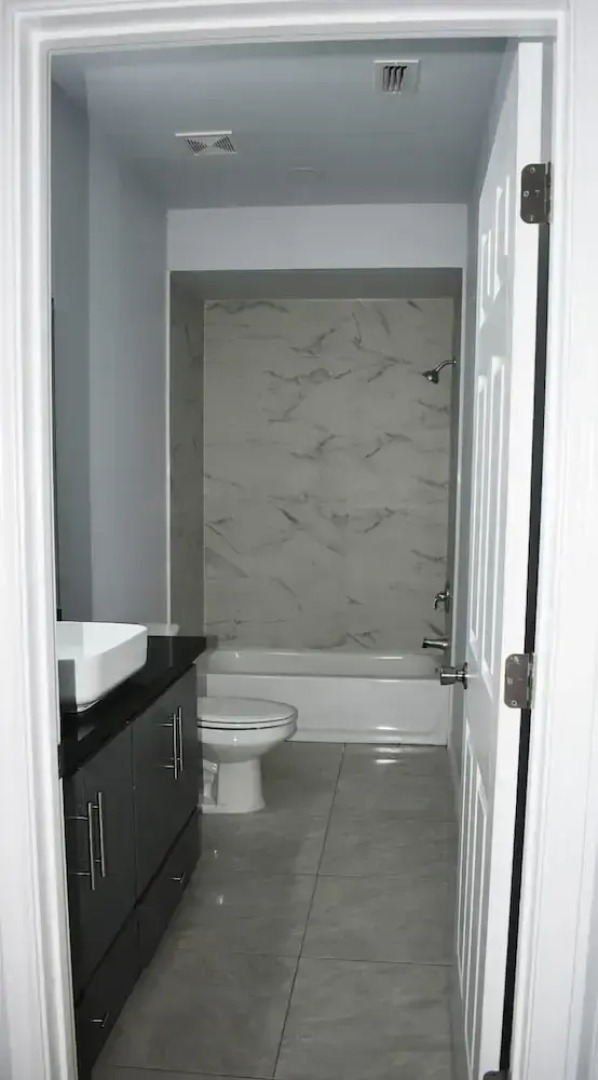 Elegant Apartment 10 min to Mercedes Outlets