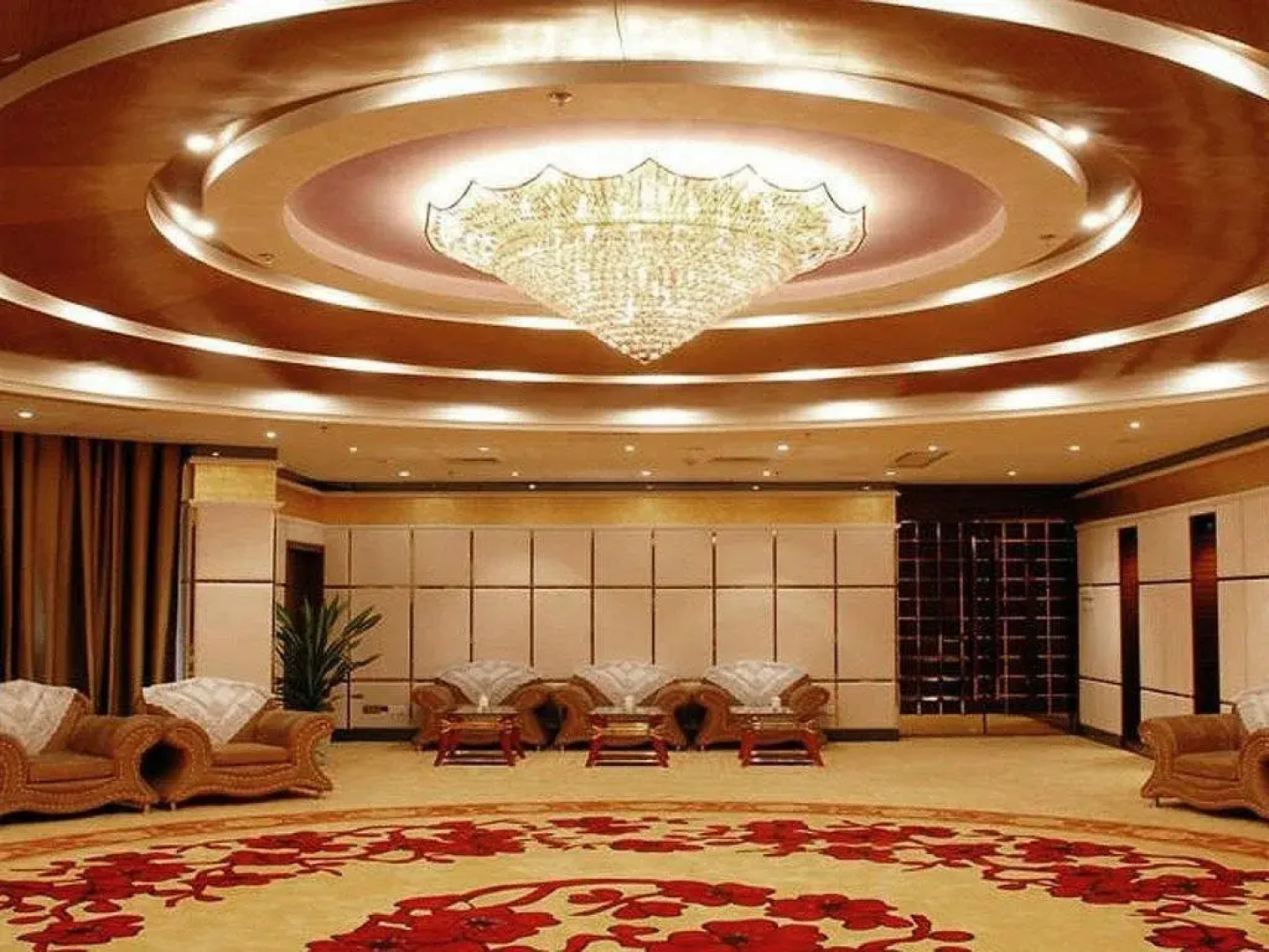 Riverside International Hotel