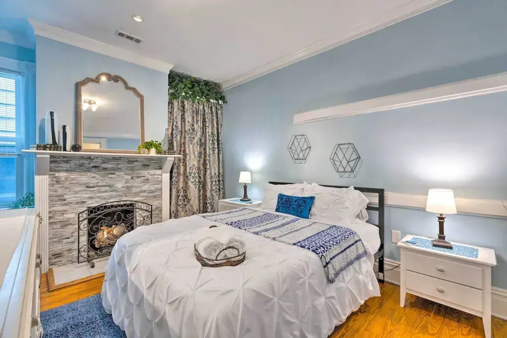 Chic Richmond Apartment w/ Private Deck and Patio!