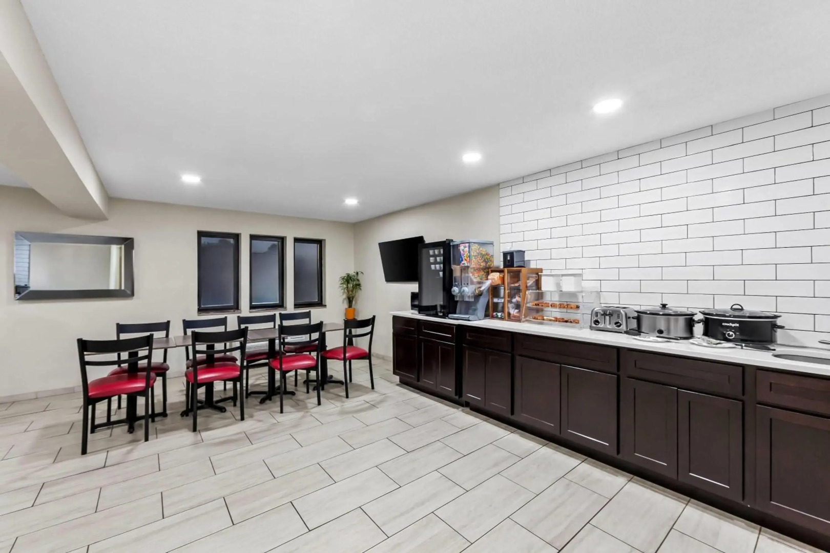 Super 8 by Wyndham Marston