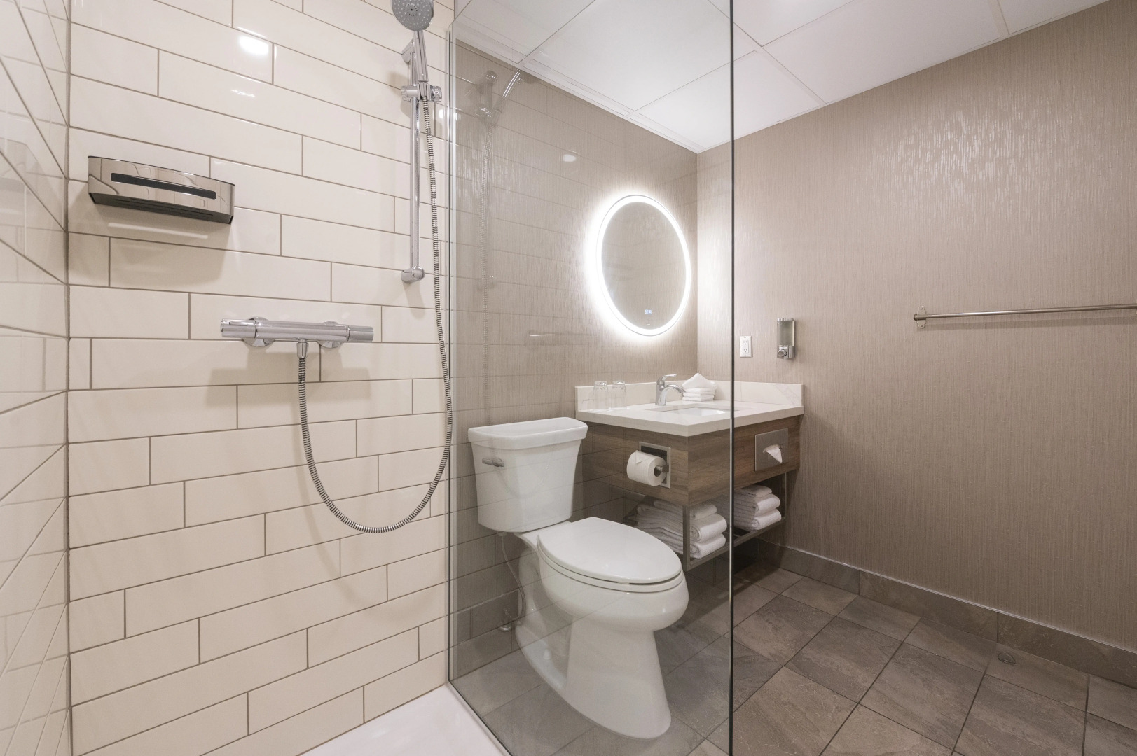 Hotel & Suites Le Dauphin Quebec