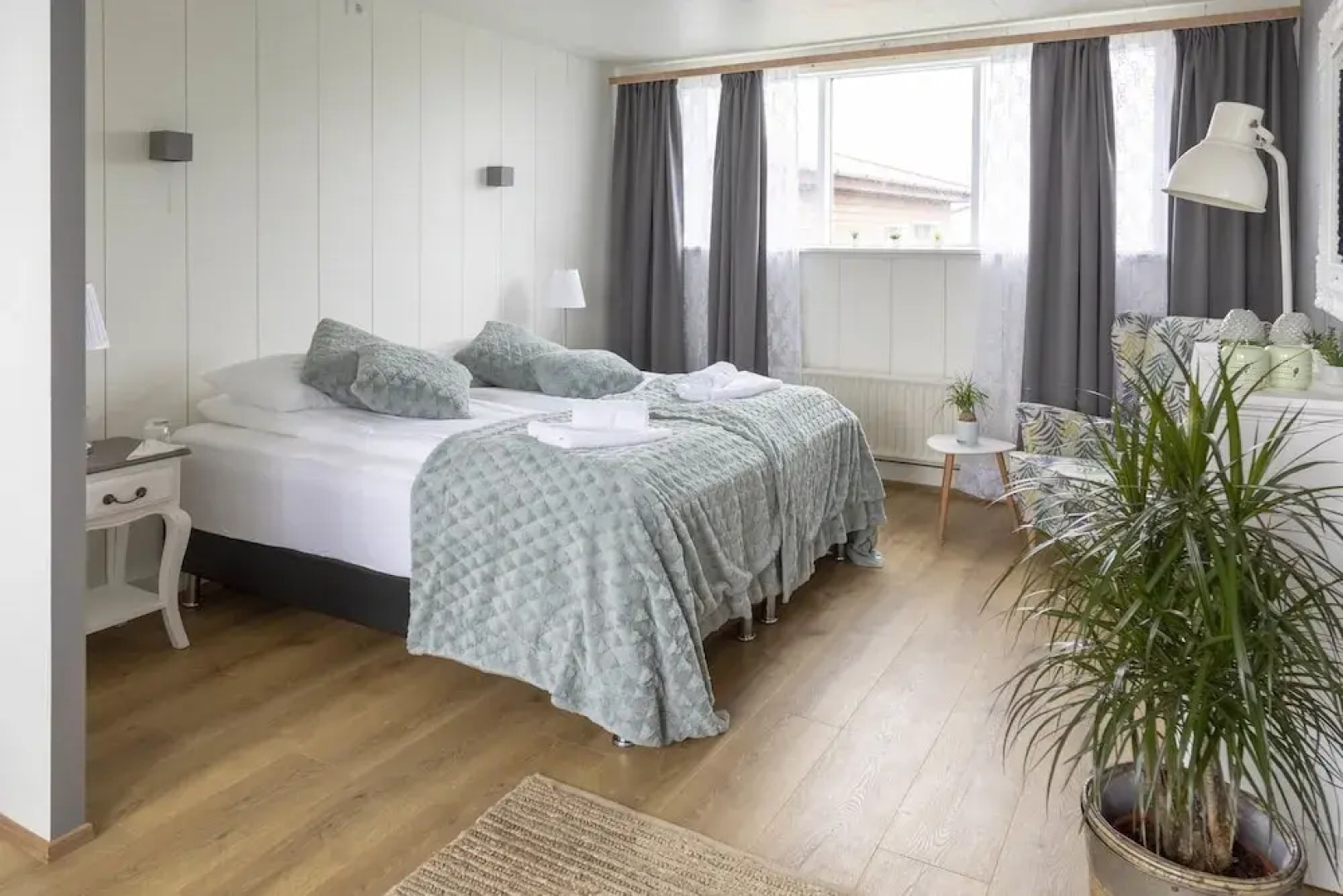 Private and peaceful one room apartments