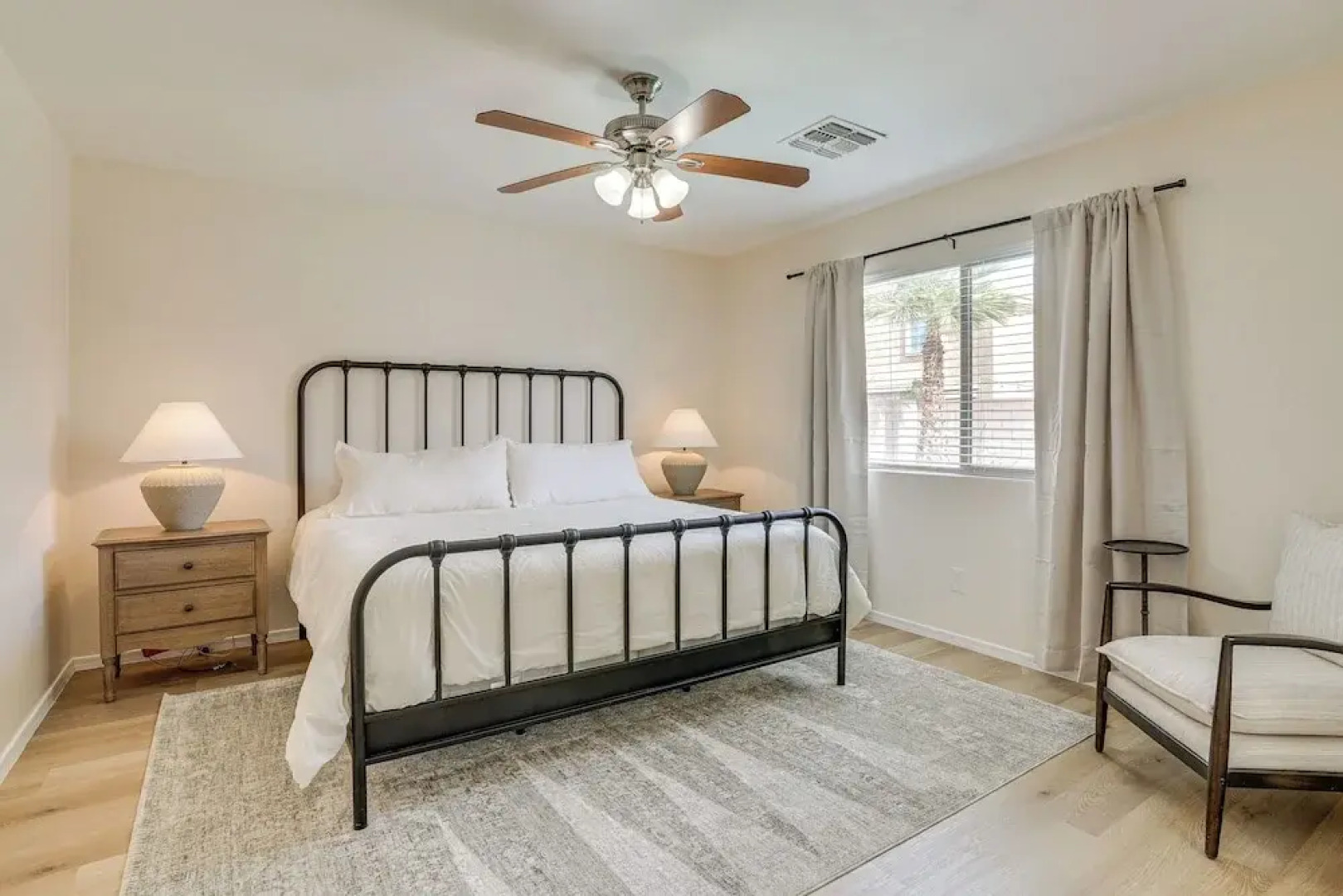 6 Mi to State Farm Stadium: Avondale Family Home!