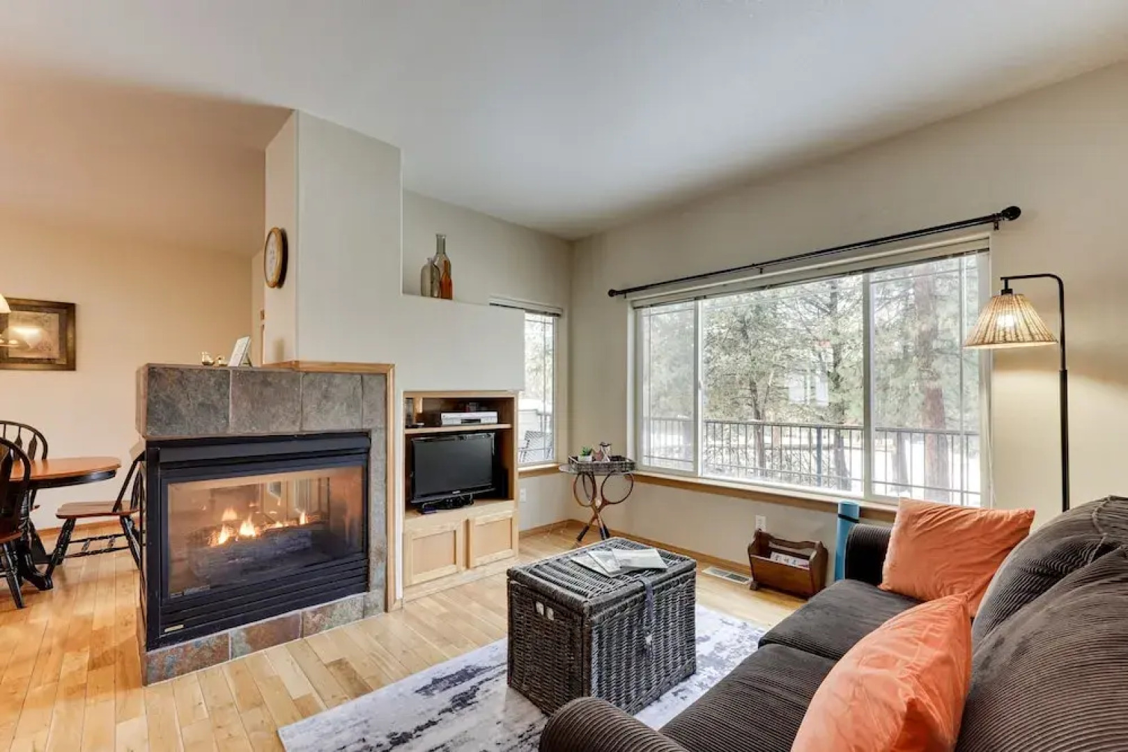 Klamath Falls Townhome w/ Deck & Resort Amenities!