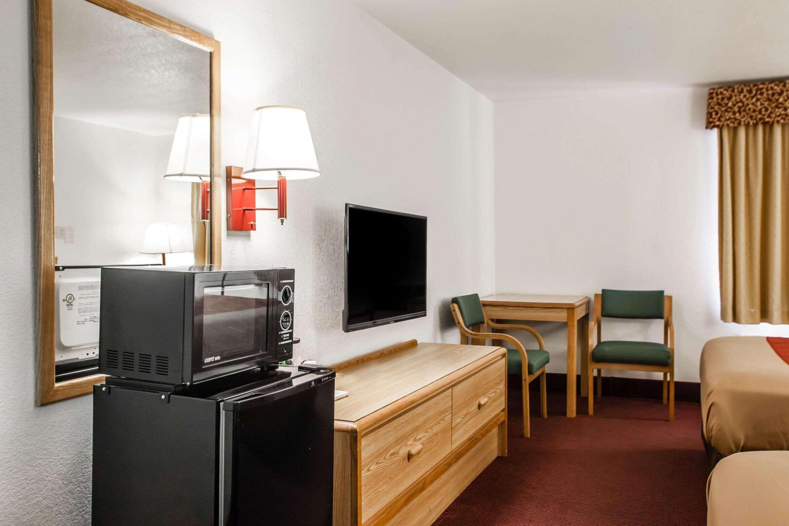 Econo Lodge Truman Inn