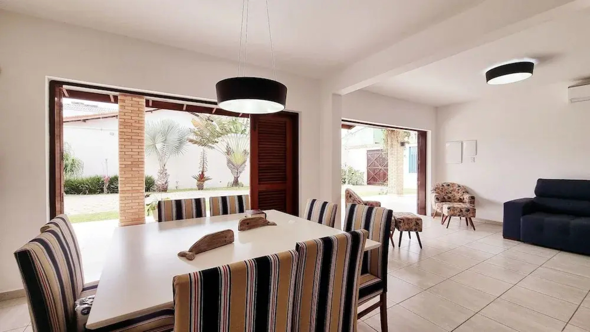 Casa com 6 Suites Praia dos Sonhos