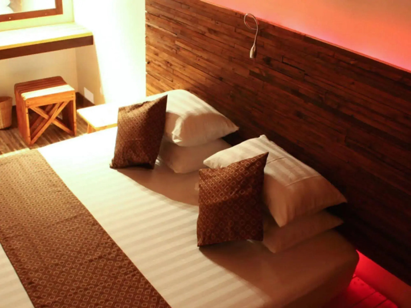 Yonder Retreat Folhudhoo