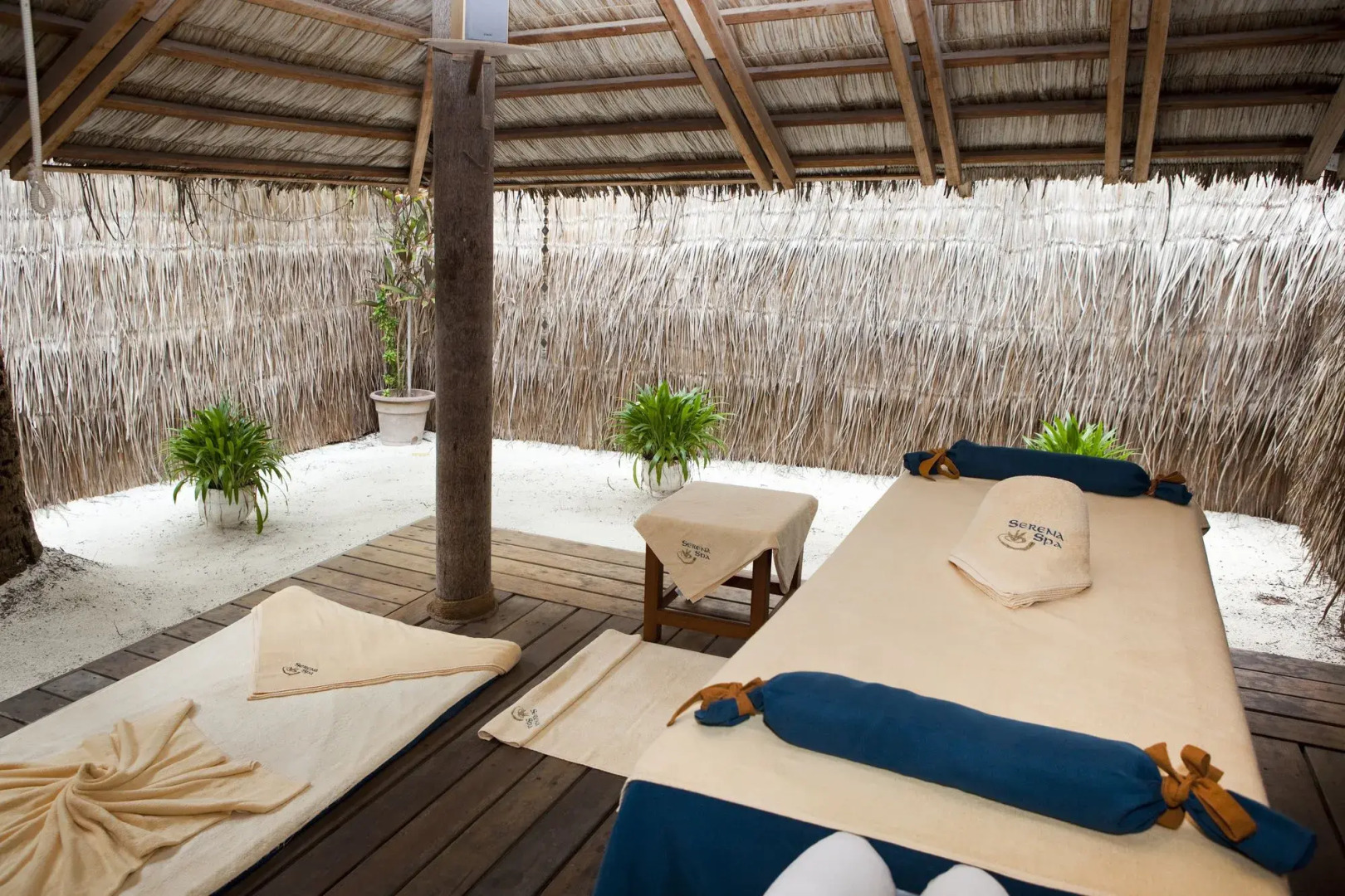 Diamonds Athuruga Maldives Resort & Spa