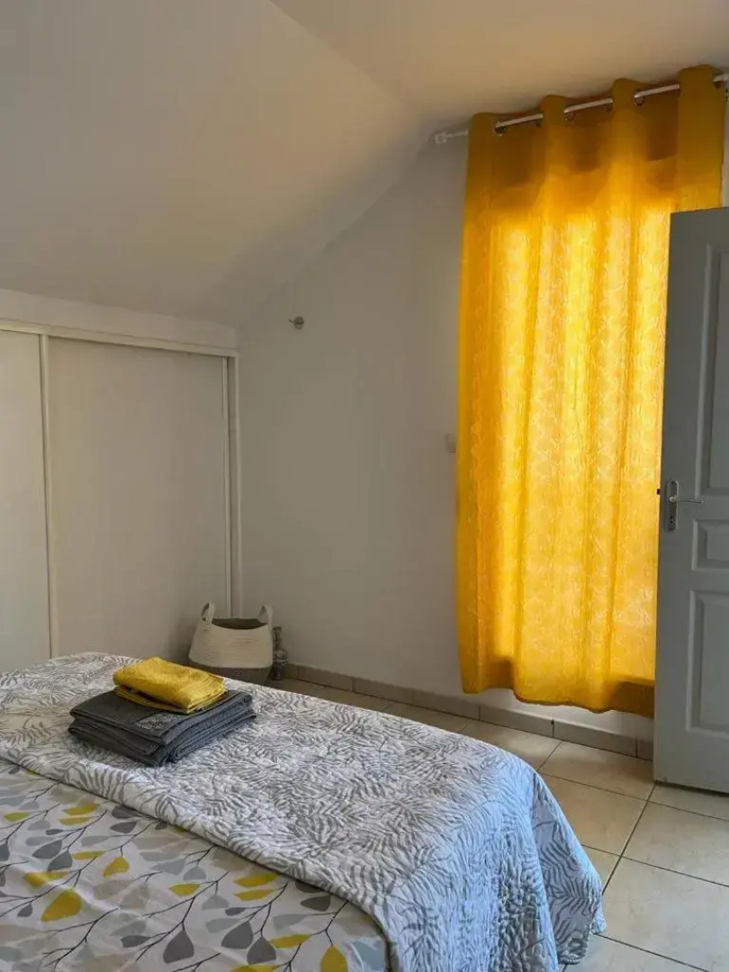 Saint-Leu Reunion Centre Ville T3 Duplex Meuble