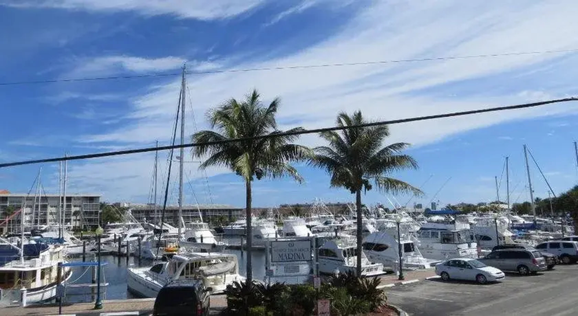 Camelot Waterfront Inn
