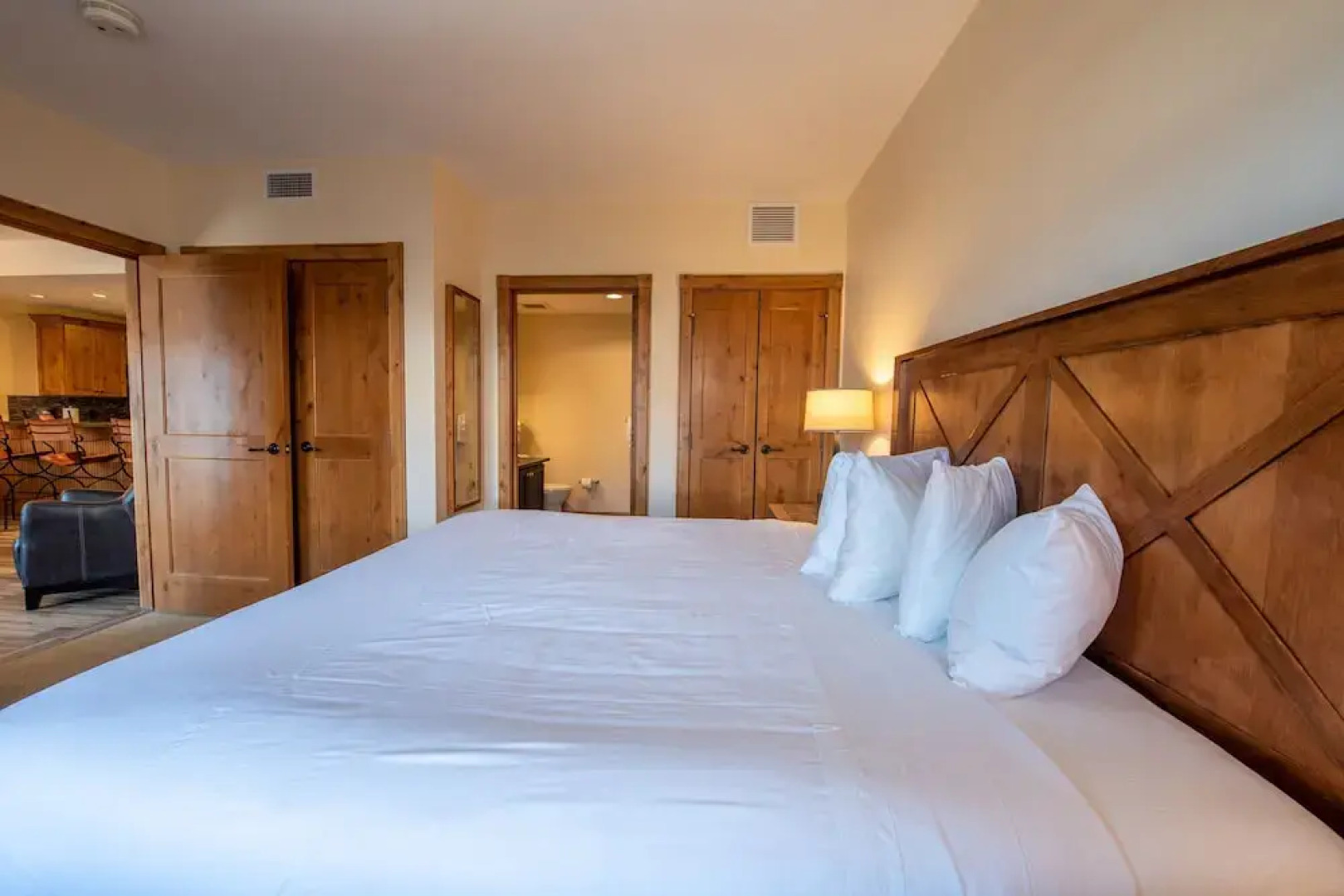 Beautifully Renovated Two Bedroom Condo with a Balcony in Mountaineer Square 2 Condo - No Cleaning Fee! by RedAwning