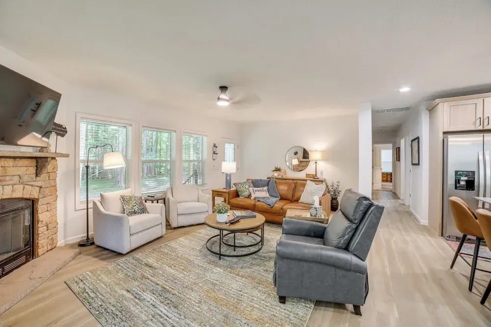 Lake Access, Pools & More: Family Home in Stanwood