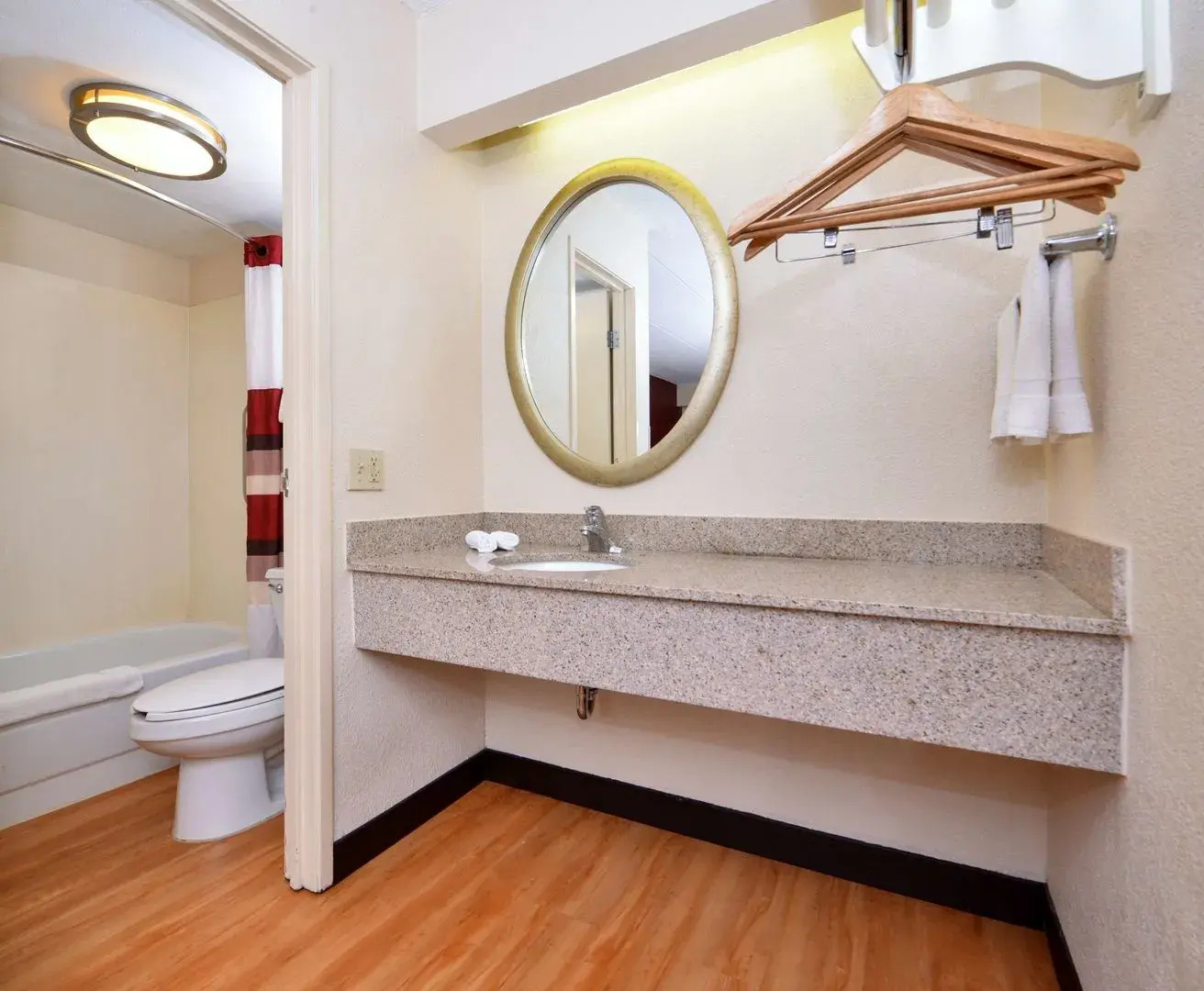 Red Roof Inn Milwaukee – Airport/Oak Creek