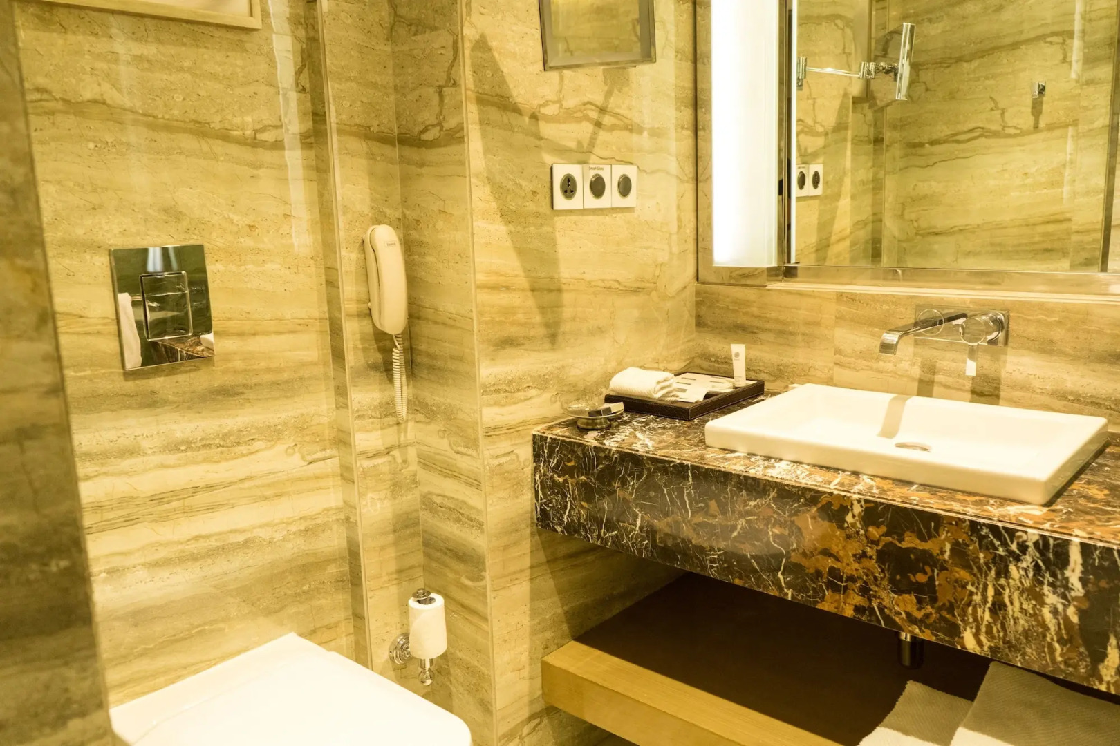 Renaissance Lucknow Hotel