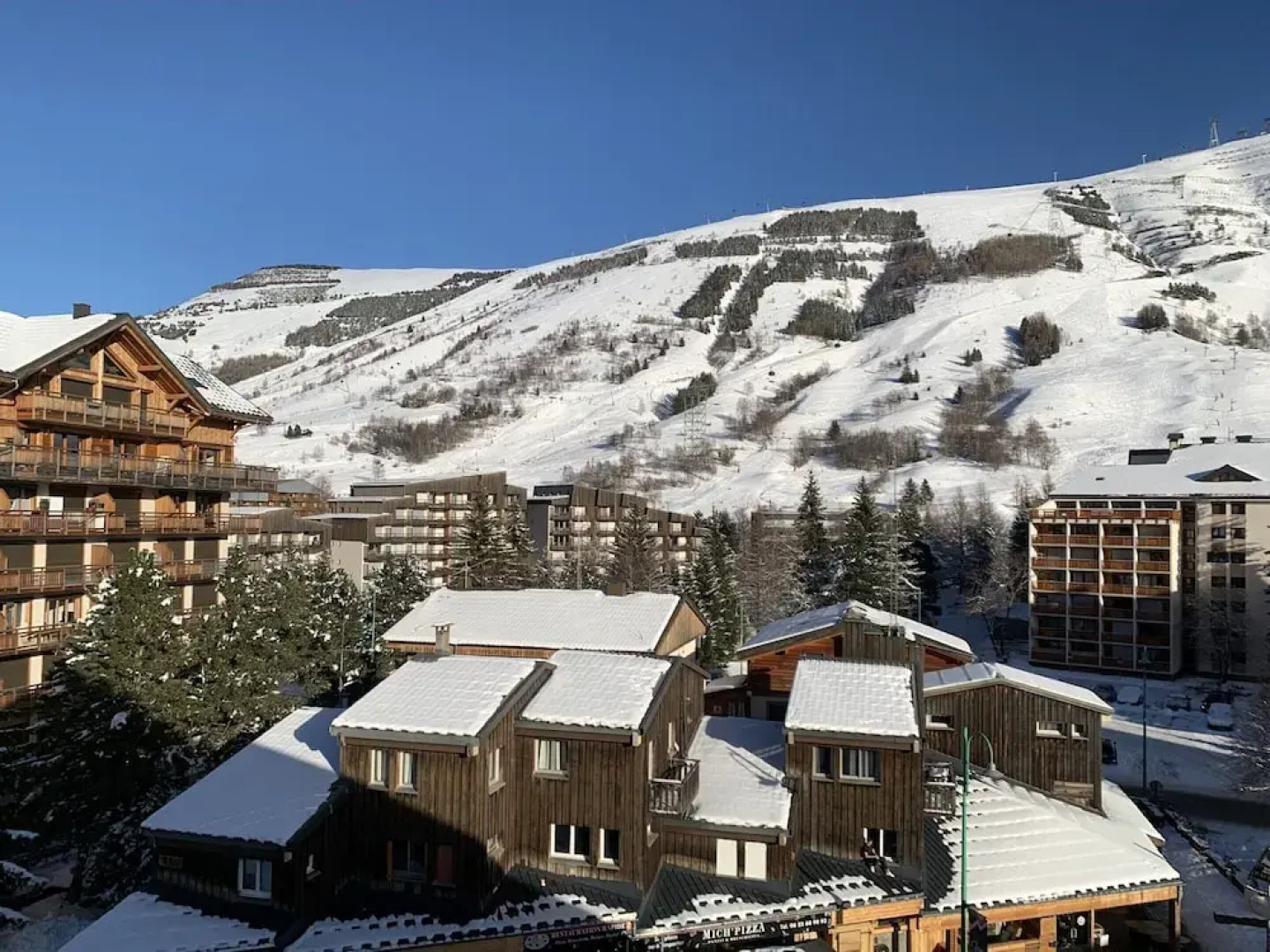 Modern Alpine Apartment