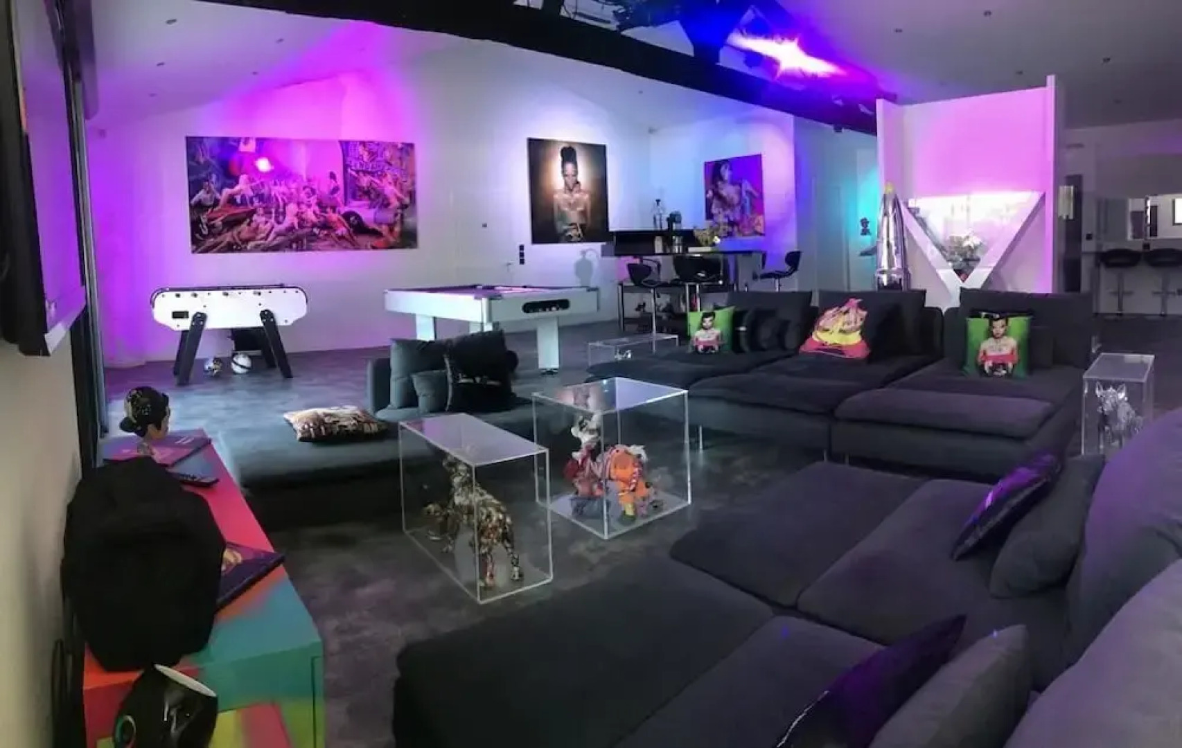 SHANGTASIA Luxury Art Room