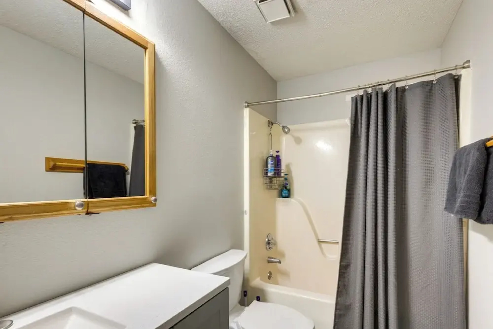 Lakefront Family Home 13 Mi From Gateway Arch!