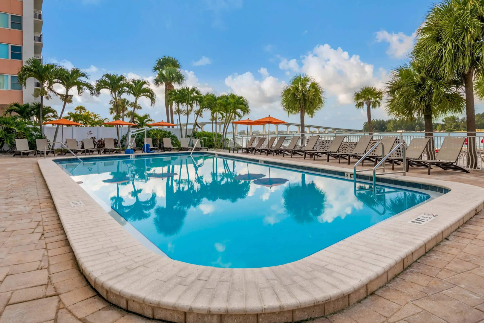 Dolphin Sands Clearwater Beach, an Ascend Collection Hotel