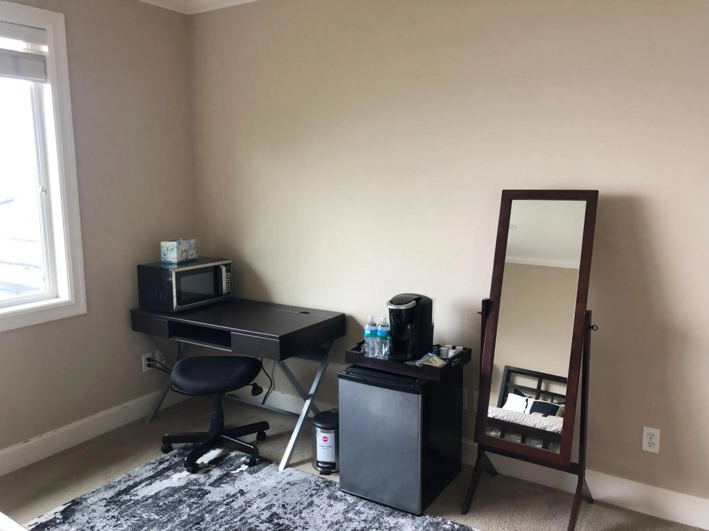 Redondo waterfront house with a private room