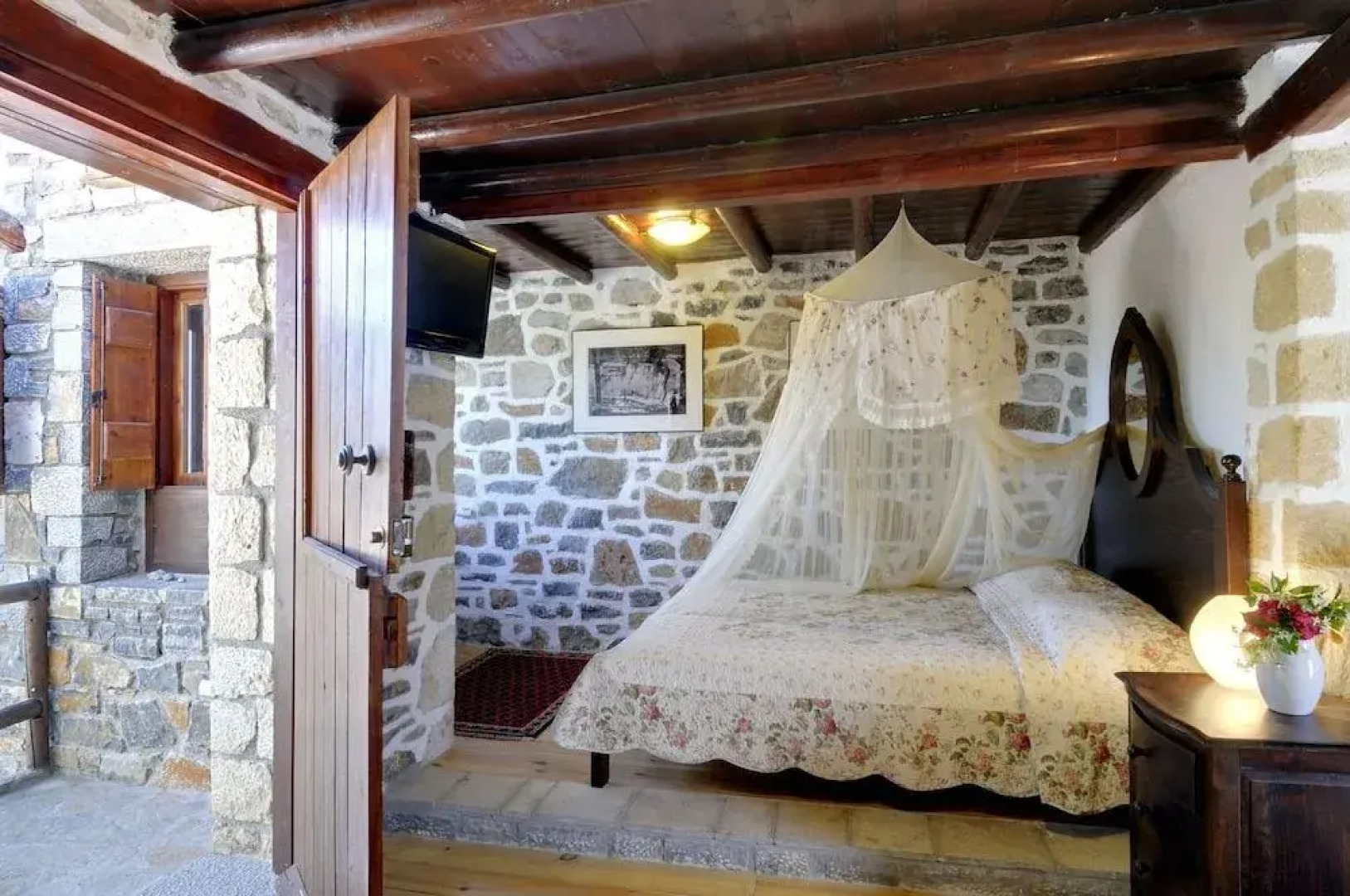 Elounda Traditional Art Suites