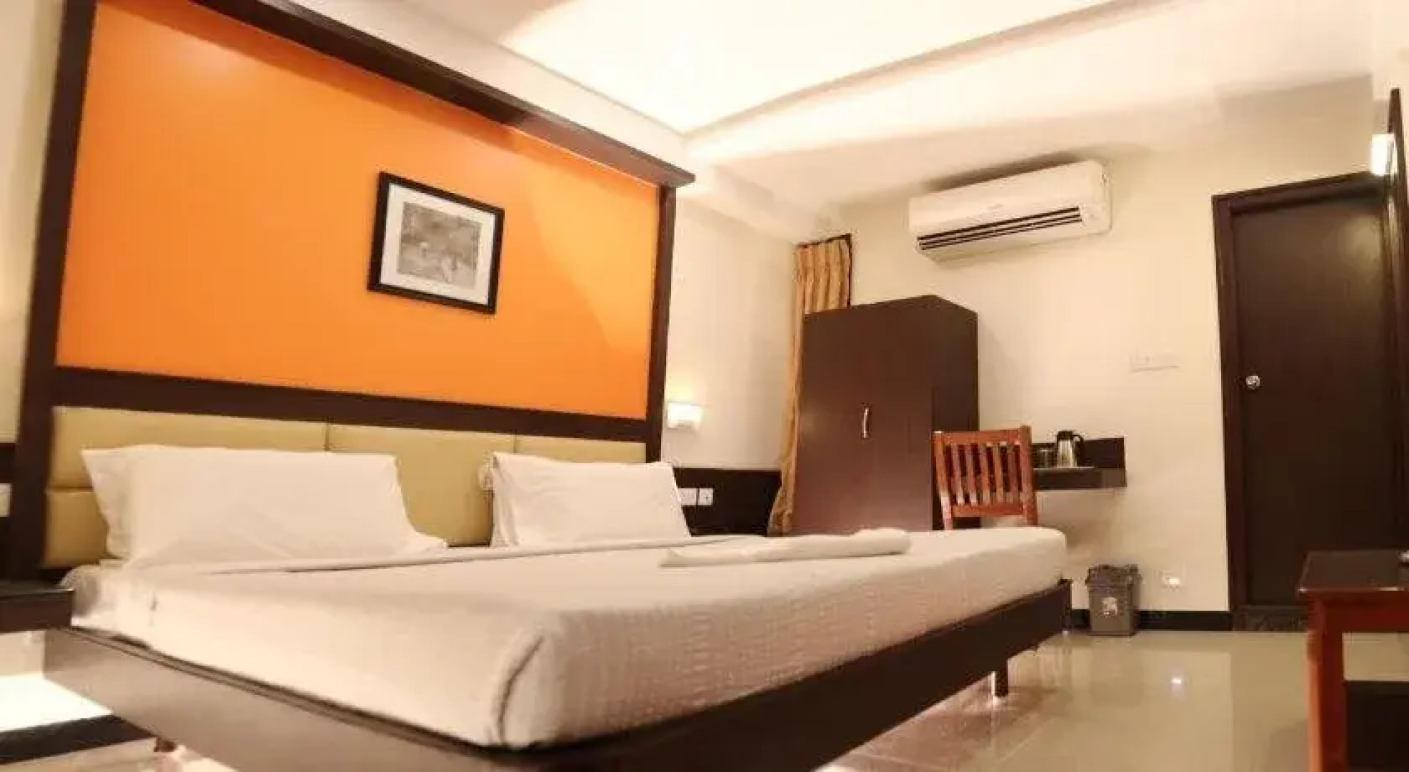 Hotel Sabarees Residency