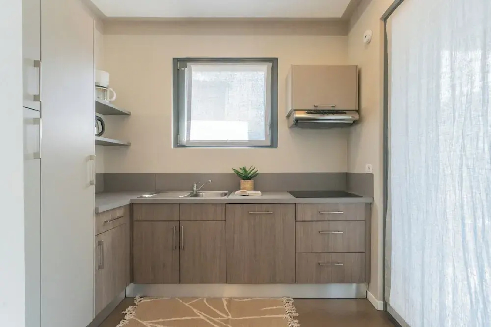 Mulino Vista Lake by Rent all Como