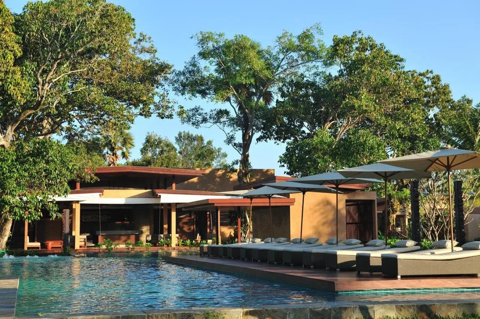 Wanakarn Beach Resort & Spa