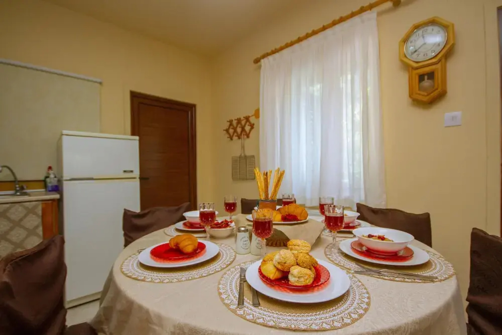 Persephone Cottage - Enhance Your Senses