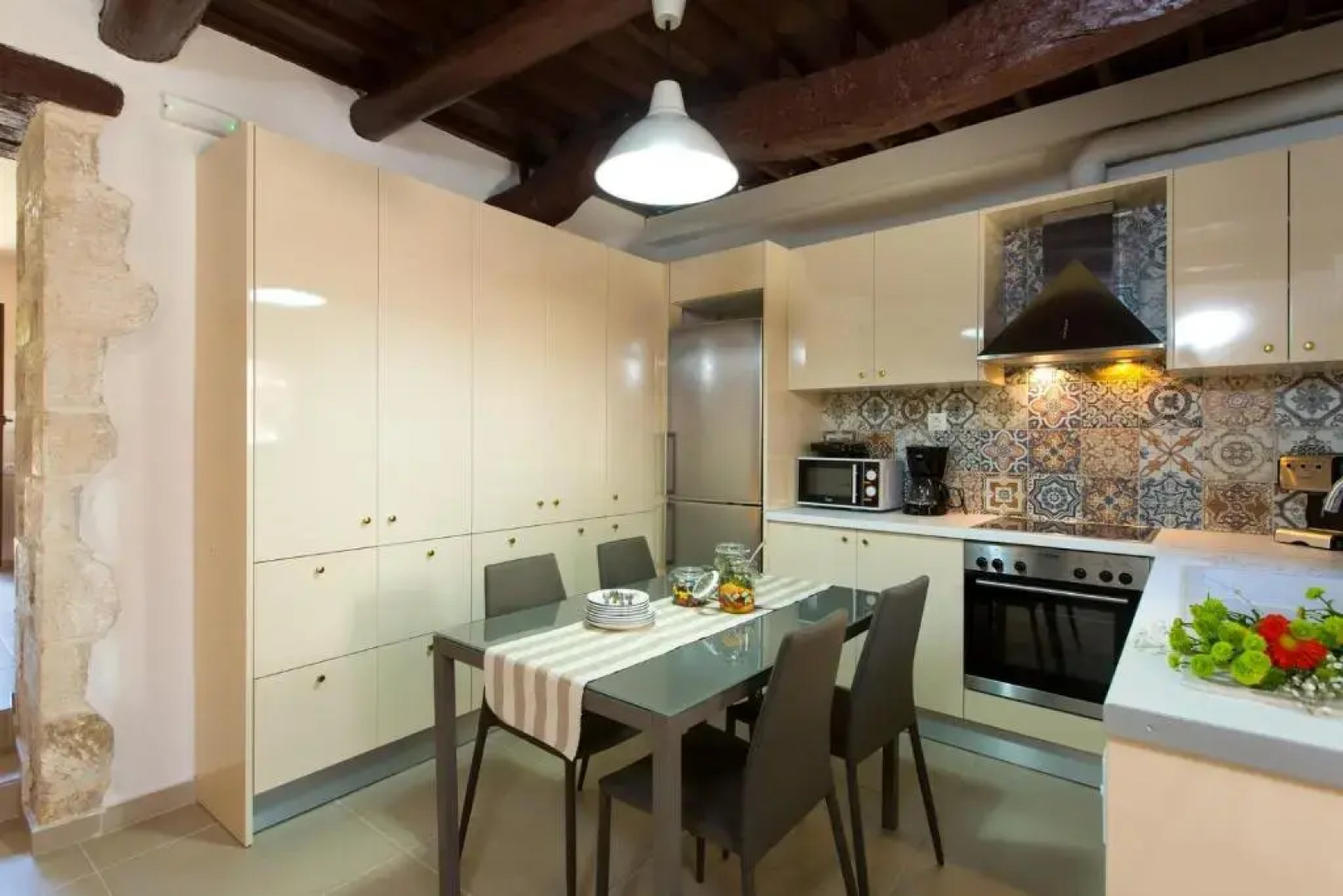 Beautiful & spacious villa with 38sqm pool & BBQ!