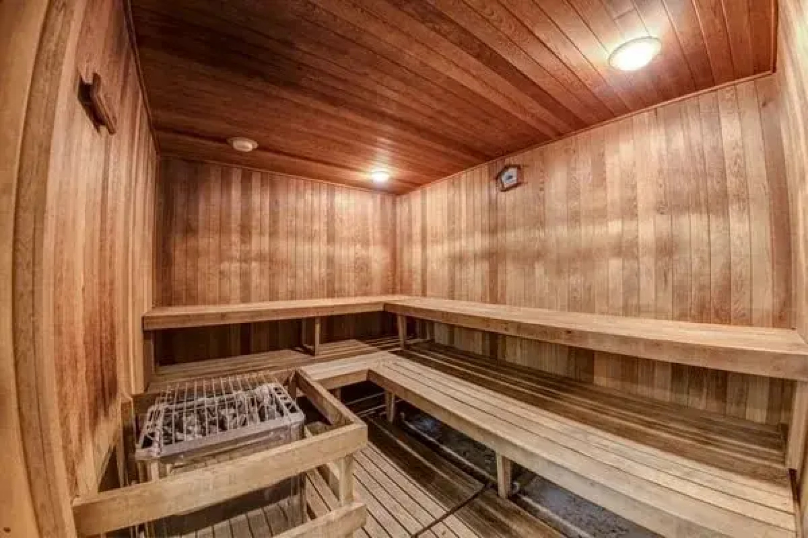 Oakwood At 350 Sharon Park Drive