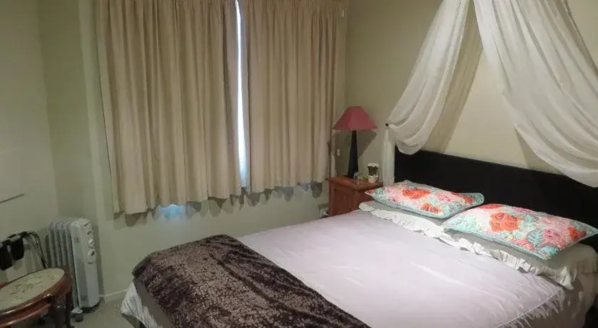 Airport Stableford Bed  Breakfast