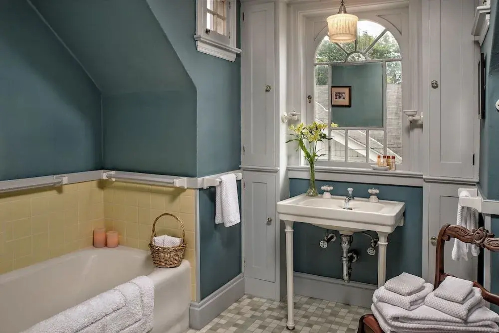 Baker City Blue Door Inn