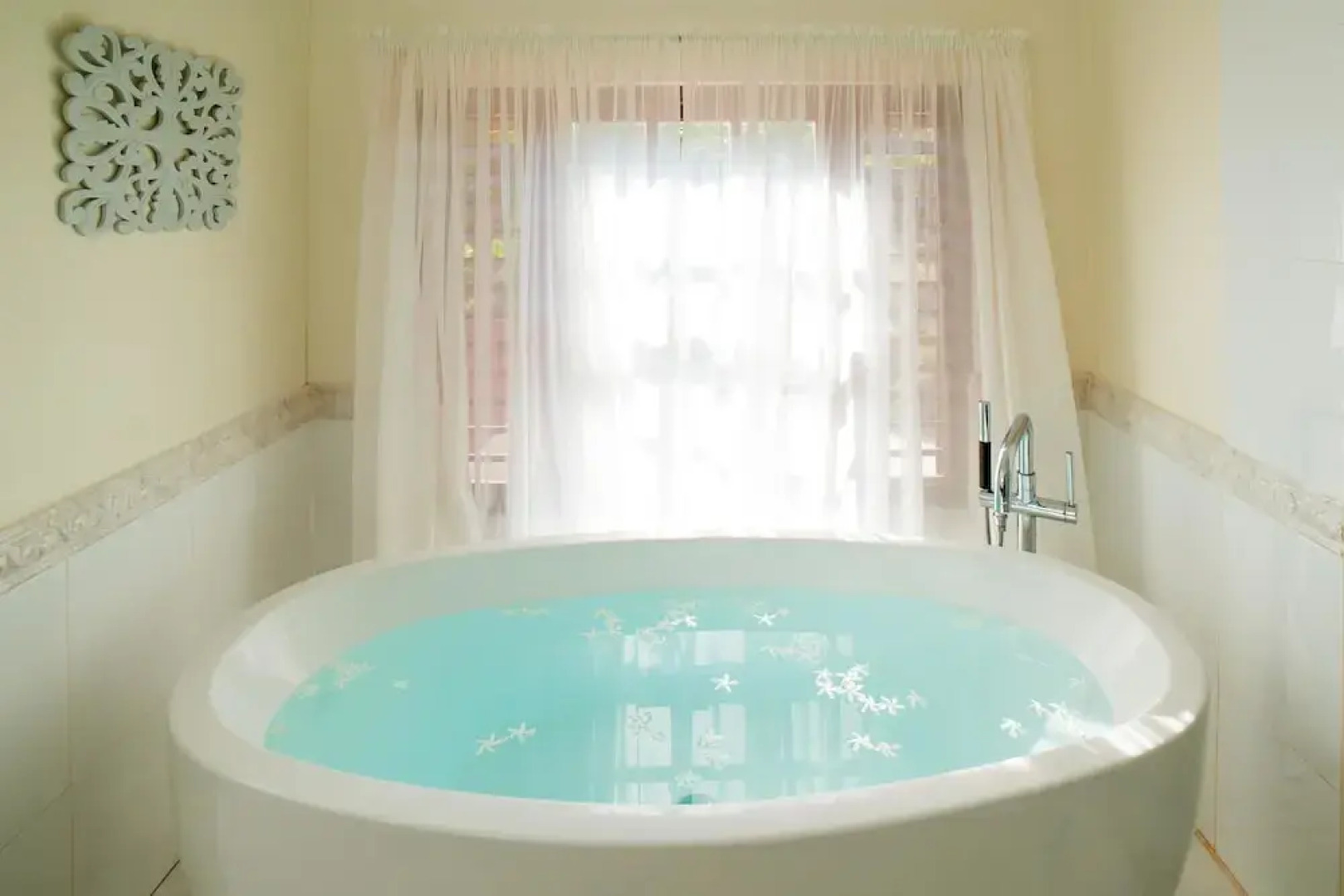 Mills Villa by Jamaican Treasures