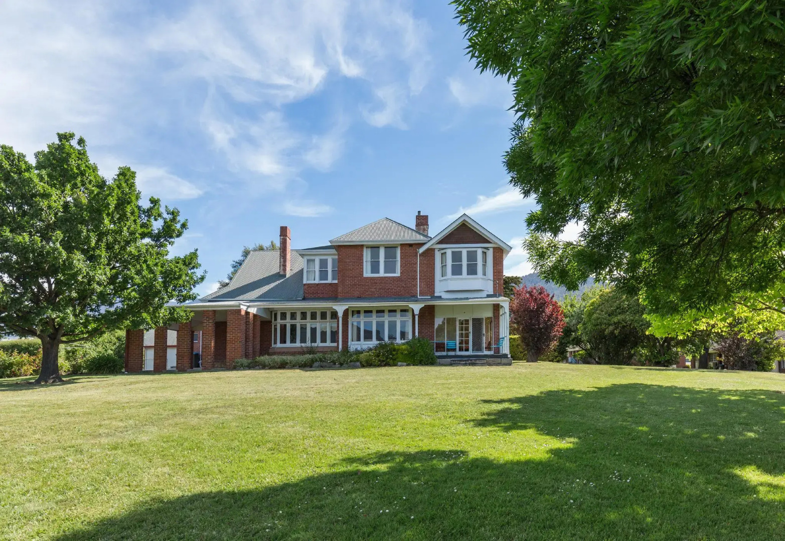 Riverfront Motel & Restaurant