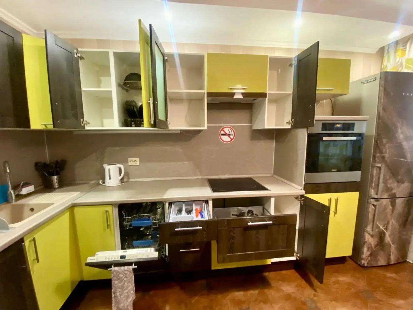 Апартаменты на проспекте Ракетостроителей 5