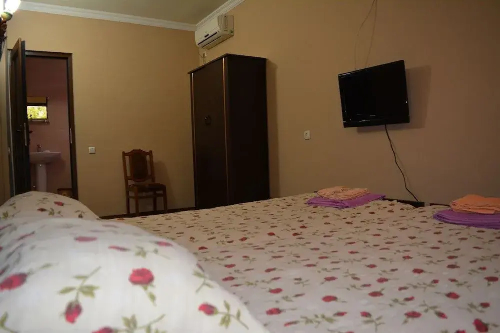 Hotel In The Middle of City