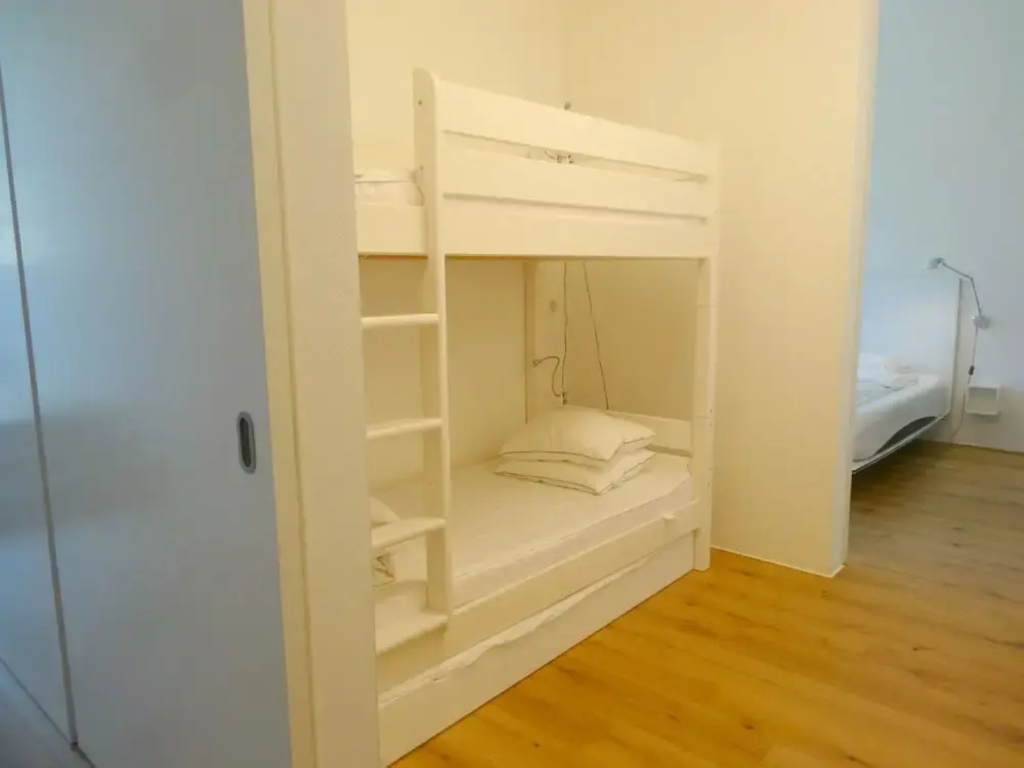 AirHosted - Zurich Vacation Home Rentals