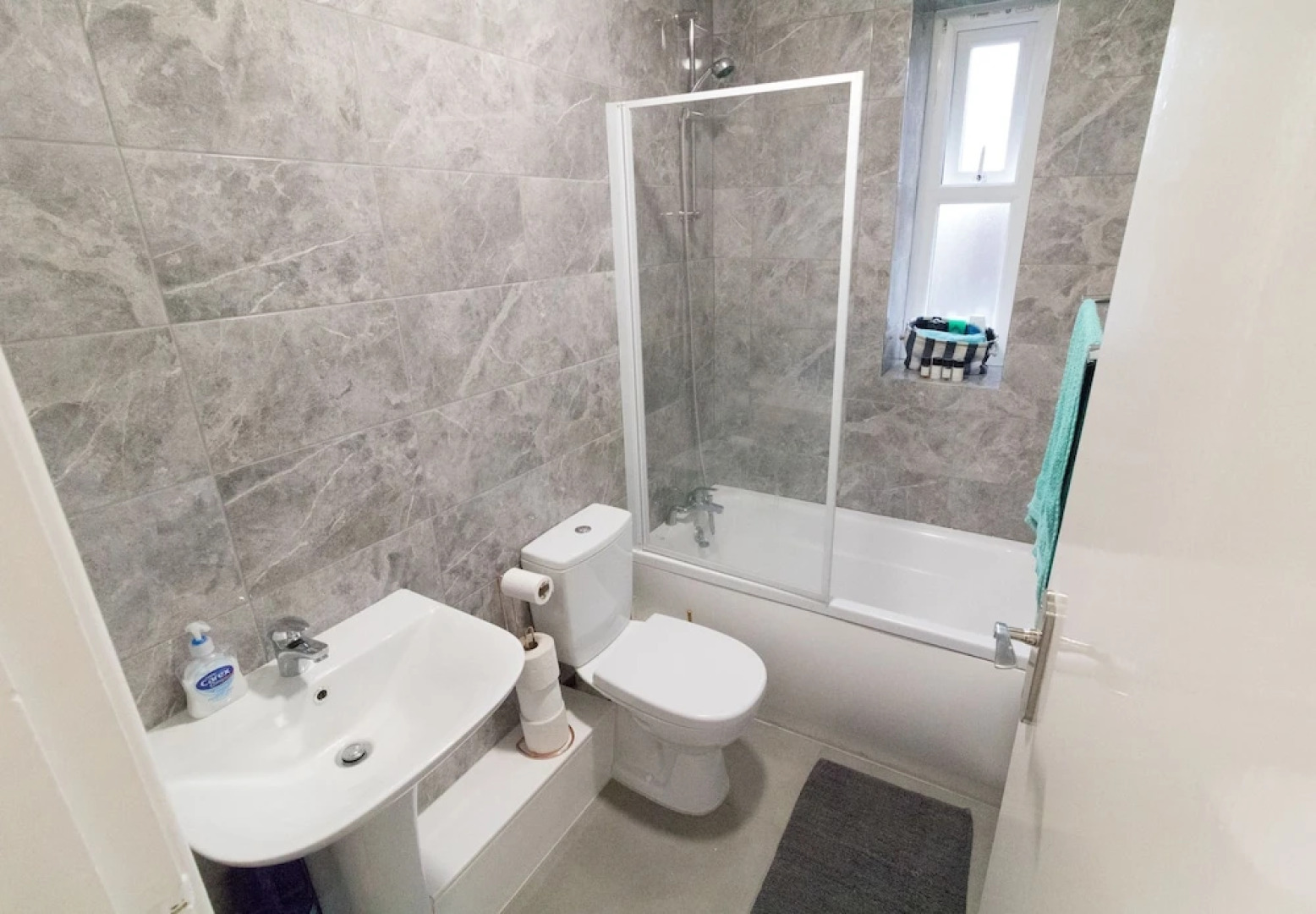 Ideal Home Away in Bury