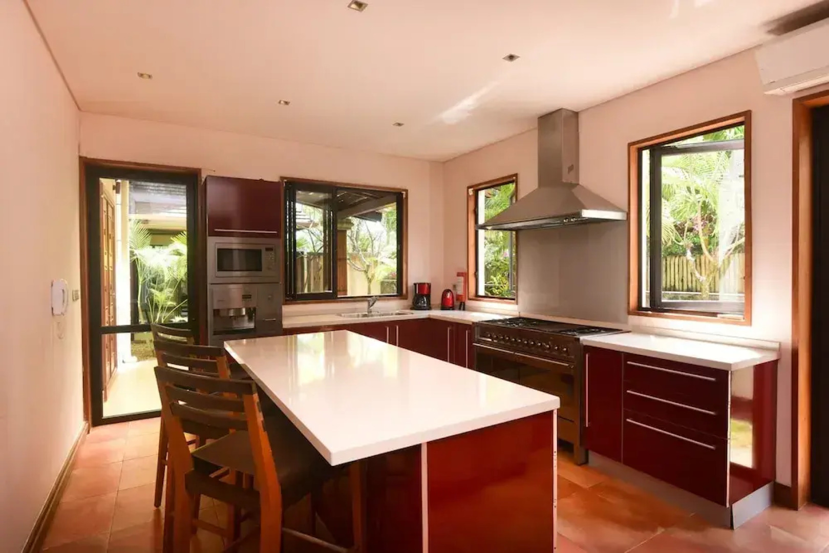 Sankhara Beachfront Villas