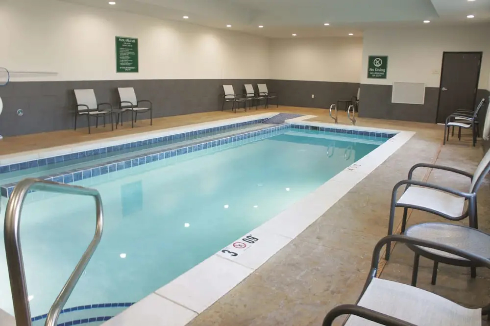 Economy Inn and Suites