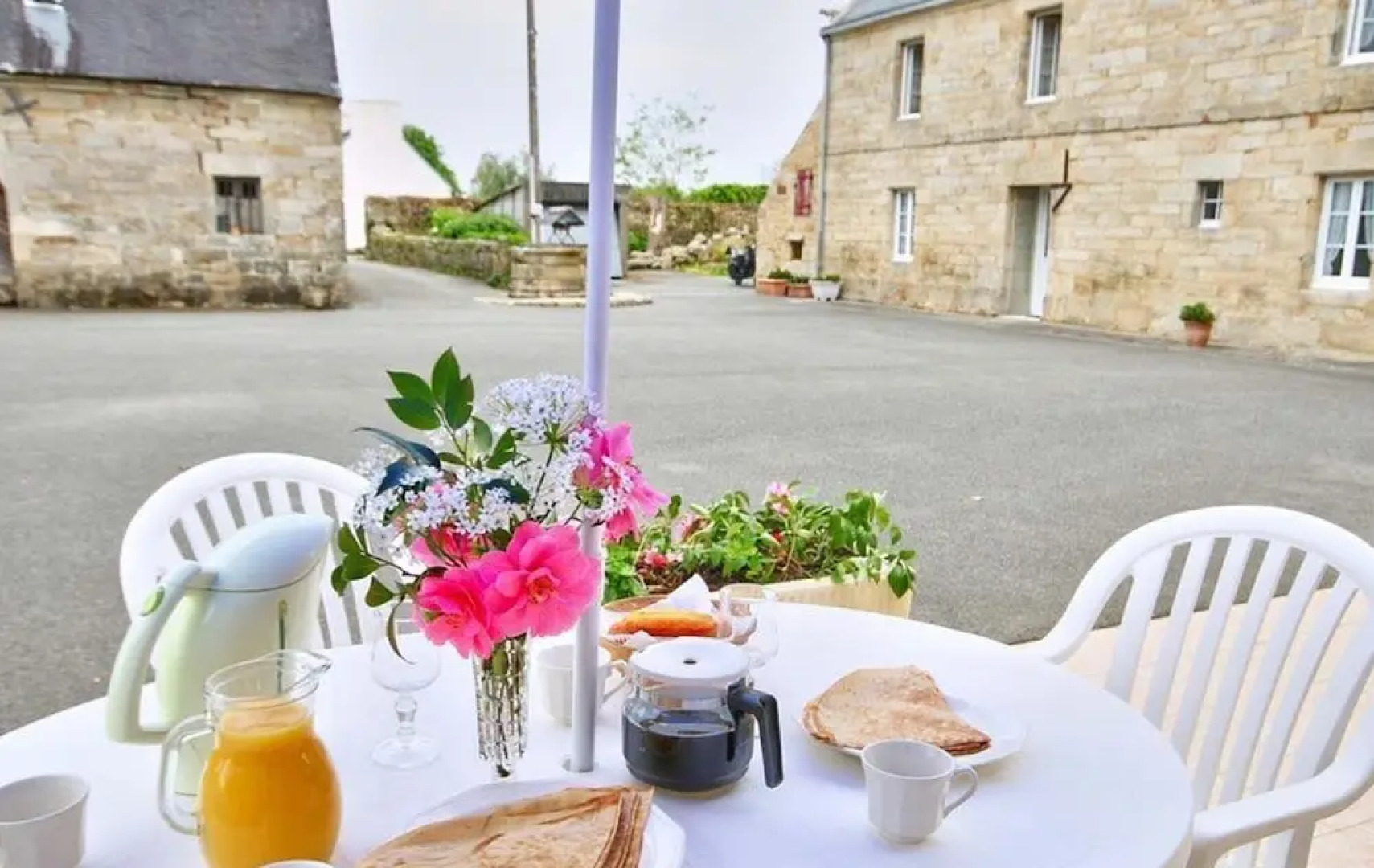 House With 2 Bedrooms in Pouldreuzic, With Furnished Garden and Wifi -