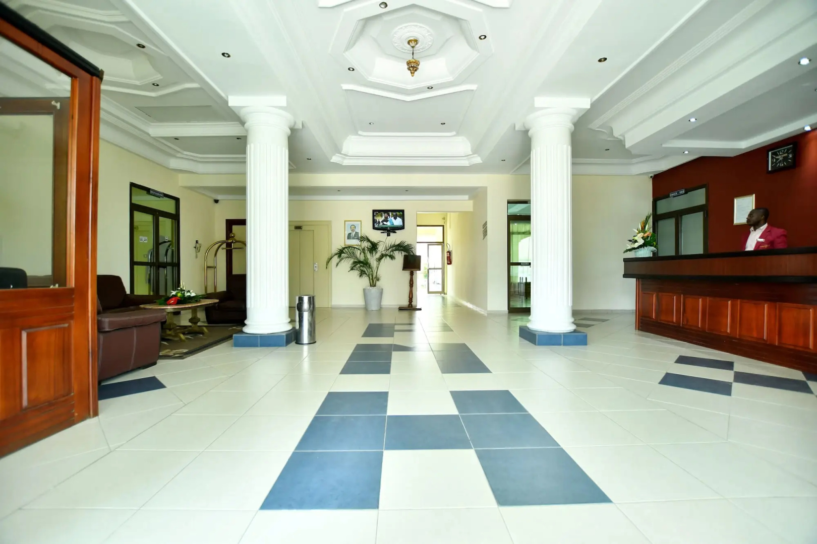 Hotel Makepe Palace