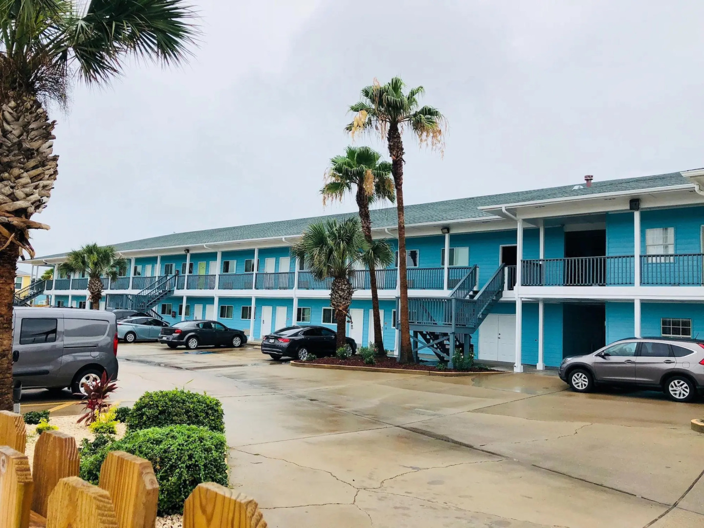 Mariner Inn & Suites