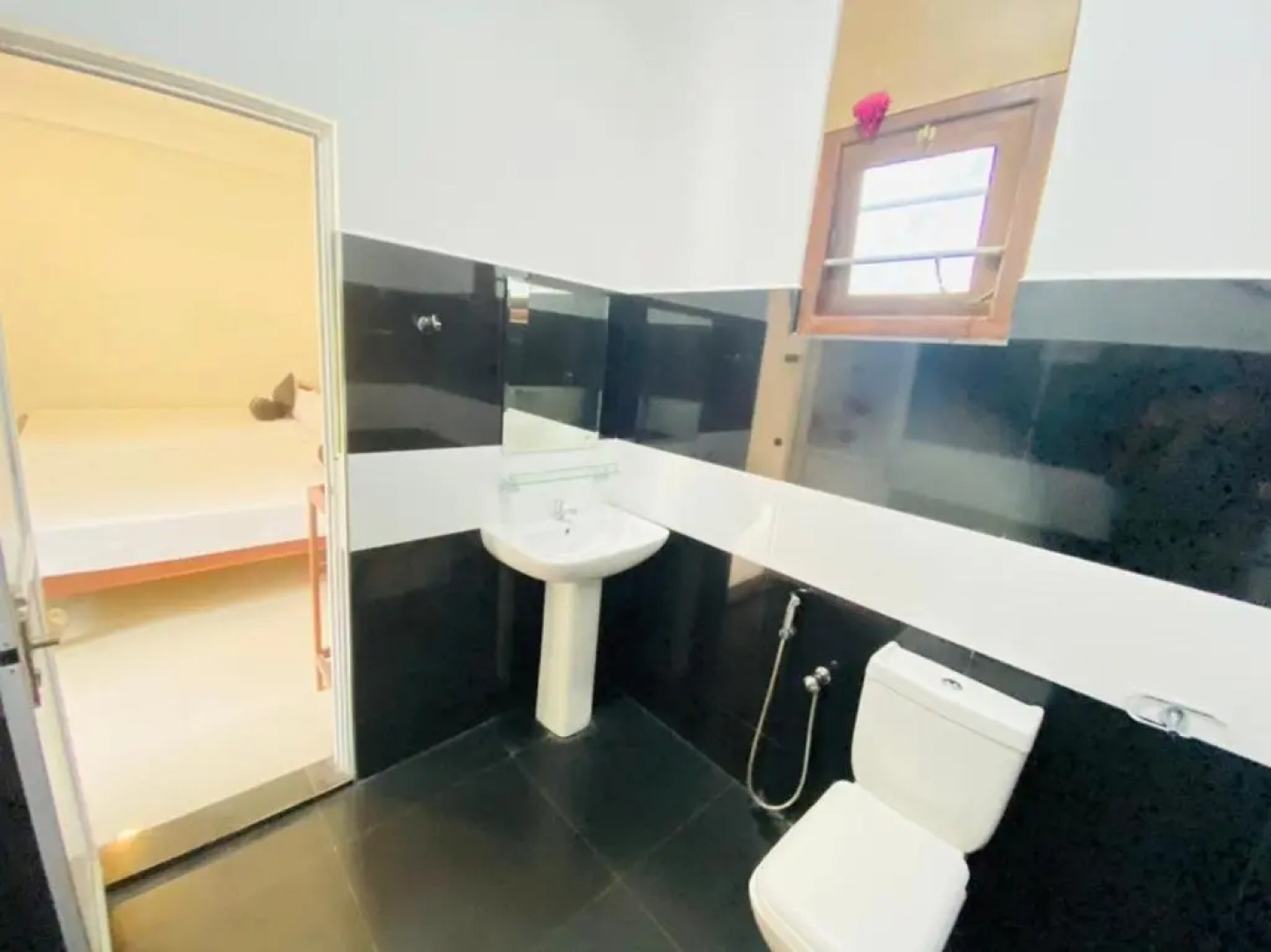 Lake view sandaresa Kataragama